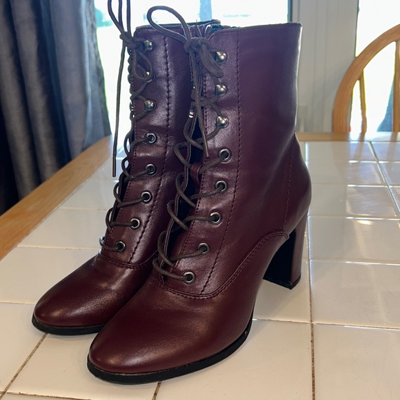 Le château boots - Picture 1 of 6